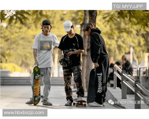 重庆滑板队与南京滑板队赛后复盘分析比赛节奏与表现对比